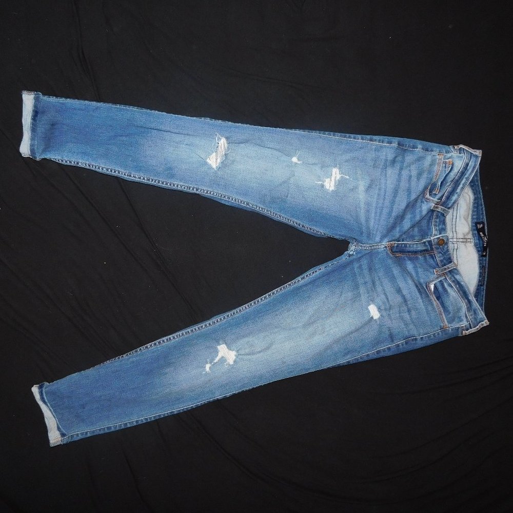 11L Hollister Cropped Jeans